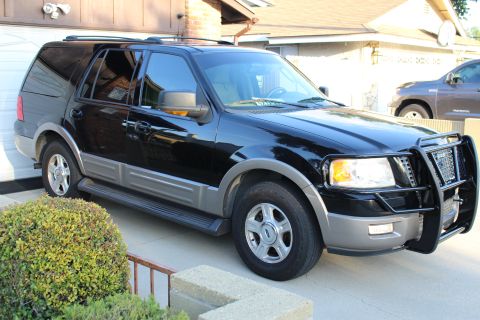 2003 Ford Expedition “TOW RIG”