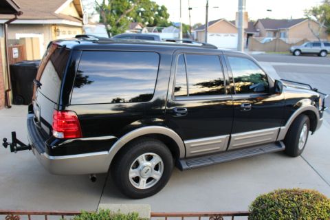 2003 Ford Expedition “TOW RIG”