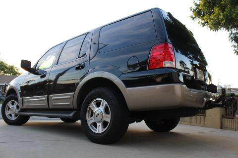 2003 Ford Expedition “TOW RIG”