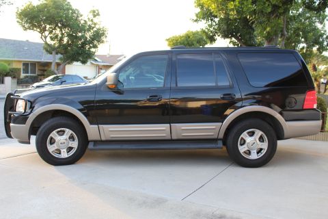 2003 Ford Expedition “TOW RIG”