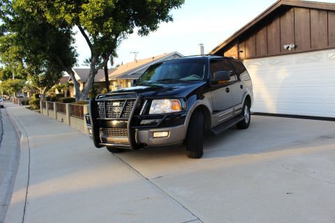 2003 Ford Expedition “TOW RIG”