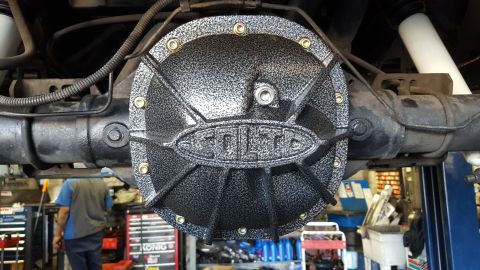 1995 Ford Bronco - Solid diff cover (diff not painted yet)