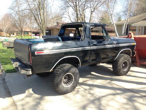 1979 Ford Bronco - This 1979 Ford Bronco features a lifted suspension and custom wheels, its off-road capabilities.