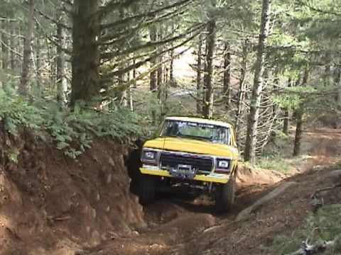 1994 Ford Explorer - Steve attempts Can Opener with his 35" AT's and makes it with little difficulty