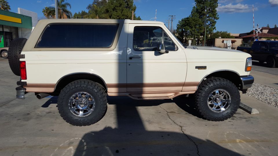 1995 Ford Bronco “Kelly”