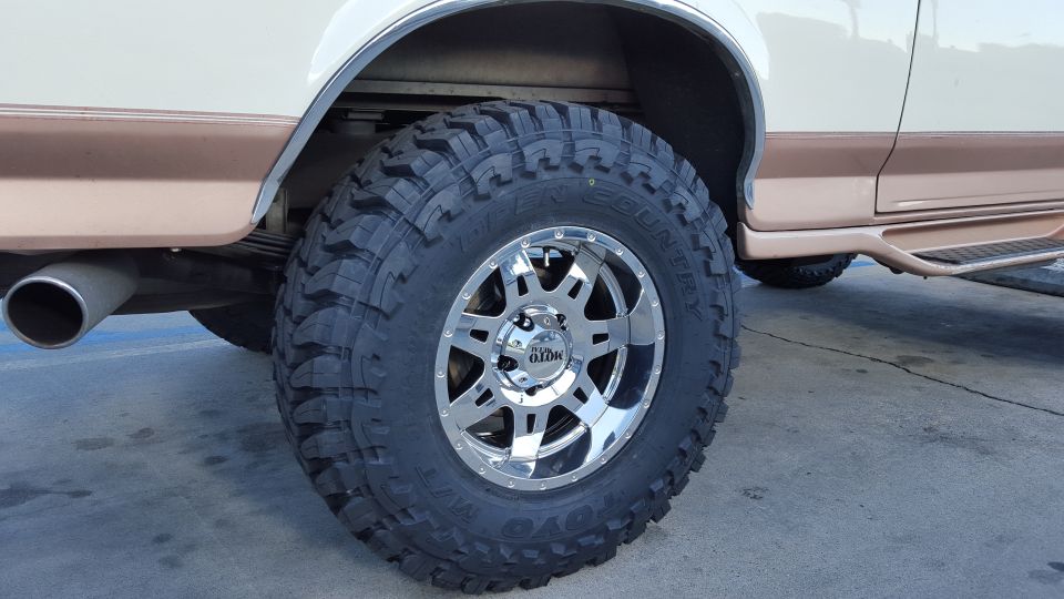35 inch Toyo MT's and 17x9 Moto Metal 975 wheels