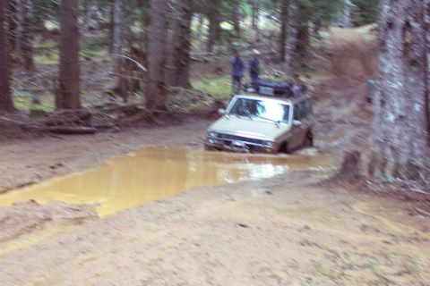 1996 Ford Bronco - Kevin crawls through in style with no problem. (2/21/2004)