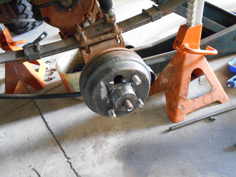 Vehicle brake drum assembly on jack stands
