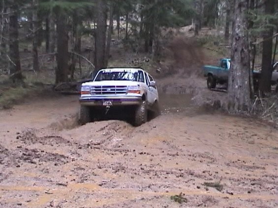 Now that the hole has been pretty well cleaned out lets see if we can make it in 2 wheel drive.  Yup!
(by Anne) (2/21/2004)