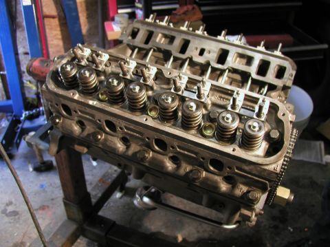 1988 Ford Bronco - Heads on, Crane rocker arm guide plates and studs installed