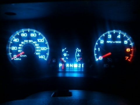 2004 Ford Crown Victoria photo