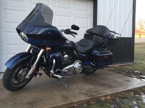 2013 Harley-Davidson FLHX “Big Blue”