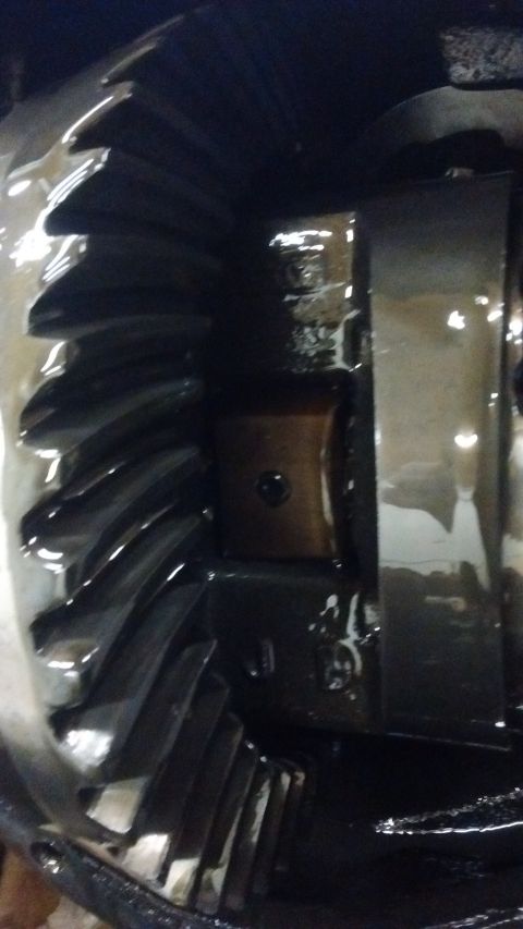 1985 Ford Bronco - Differential gears shown in detail, likely from a vehicle's drivetrain.