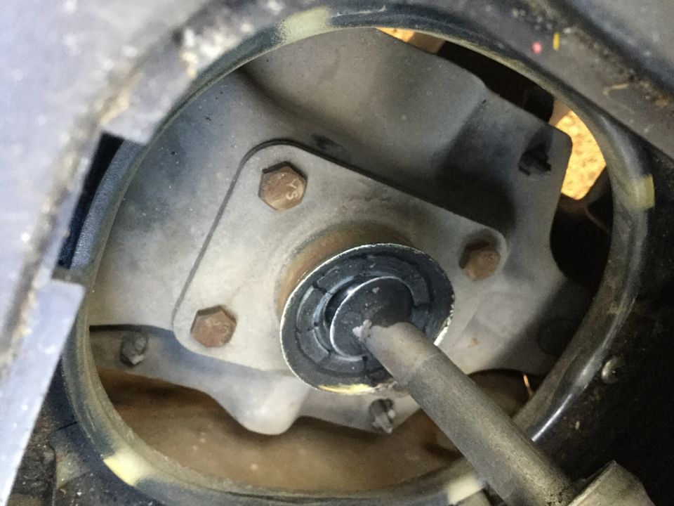 Driveshaft U-joint with bolts and rubber seal