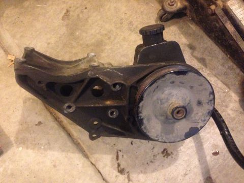 1993 Ford Bronco - 92 Ford E150 Saginaw power steering pump and bracket