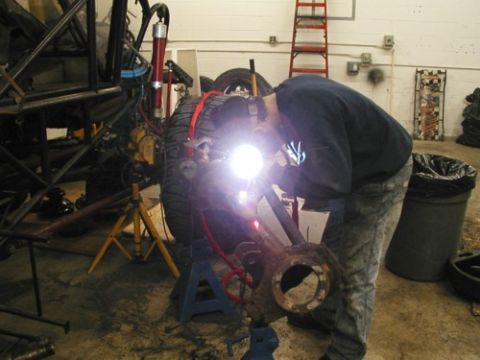 1994 Ford Bronco - Loe doing some weldin gon my Axle