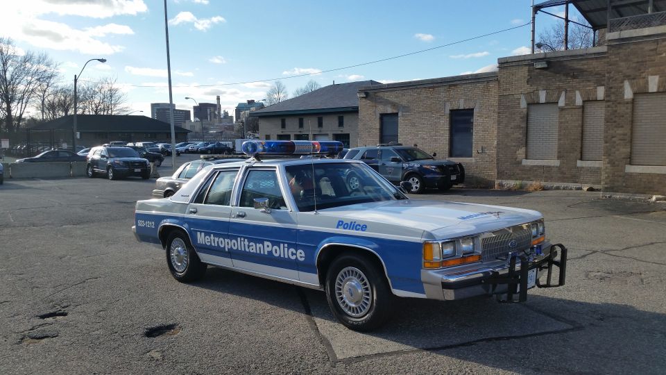 Front three-quarter view of a Metropolitan Police Ford Crown Victoria patrol car