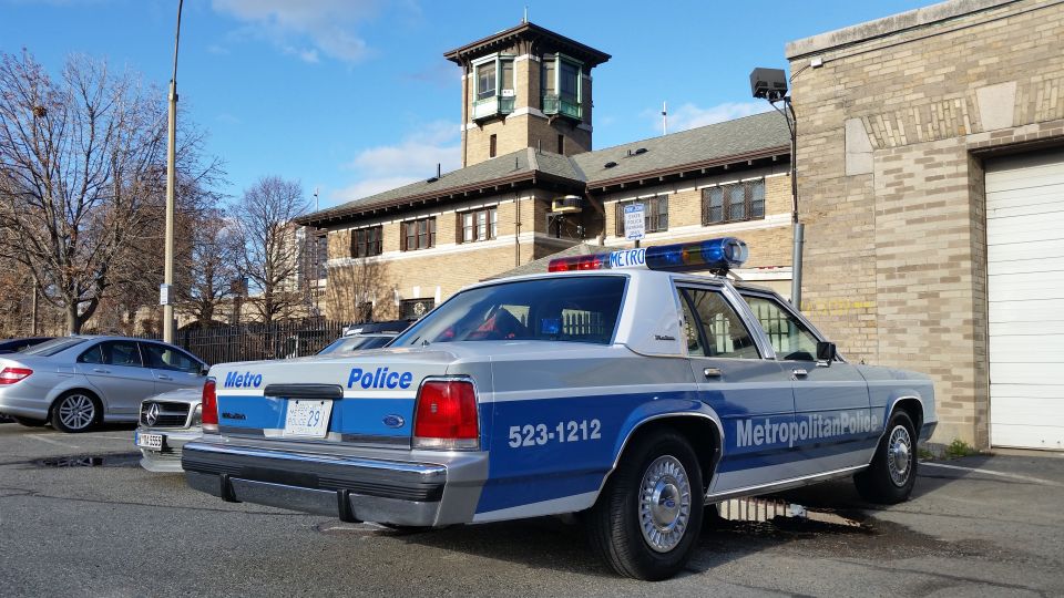 Rear three-quarter view of a Metropolitan Police Ford Crown Victoria patrol car