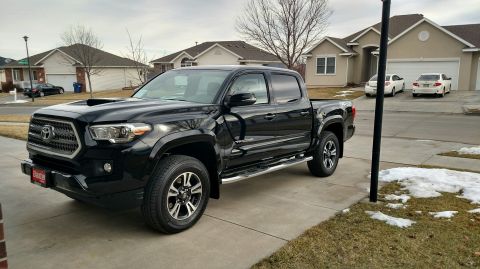 2016 Toyota Tacoma photo