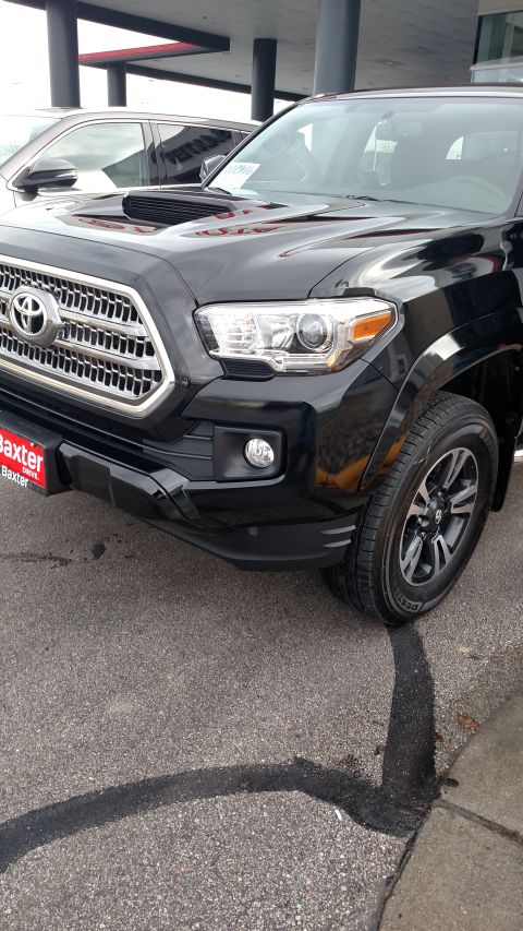 2016 Toyota Tacoma photo