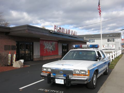 1991 Ford LTD Crown Victoria - Photo of a Metropolitan Police Ford Crown Victoria parked outside Florian Hall.