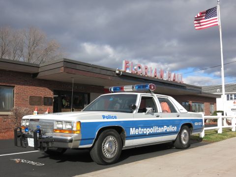 1991 Ford LTD Crown Victoria - Photo of a Metropolitan Police Crown Victoria patrol car parked outside Florian Hall.