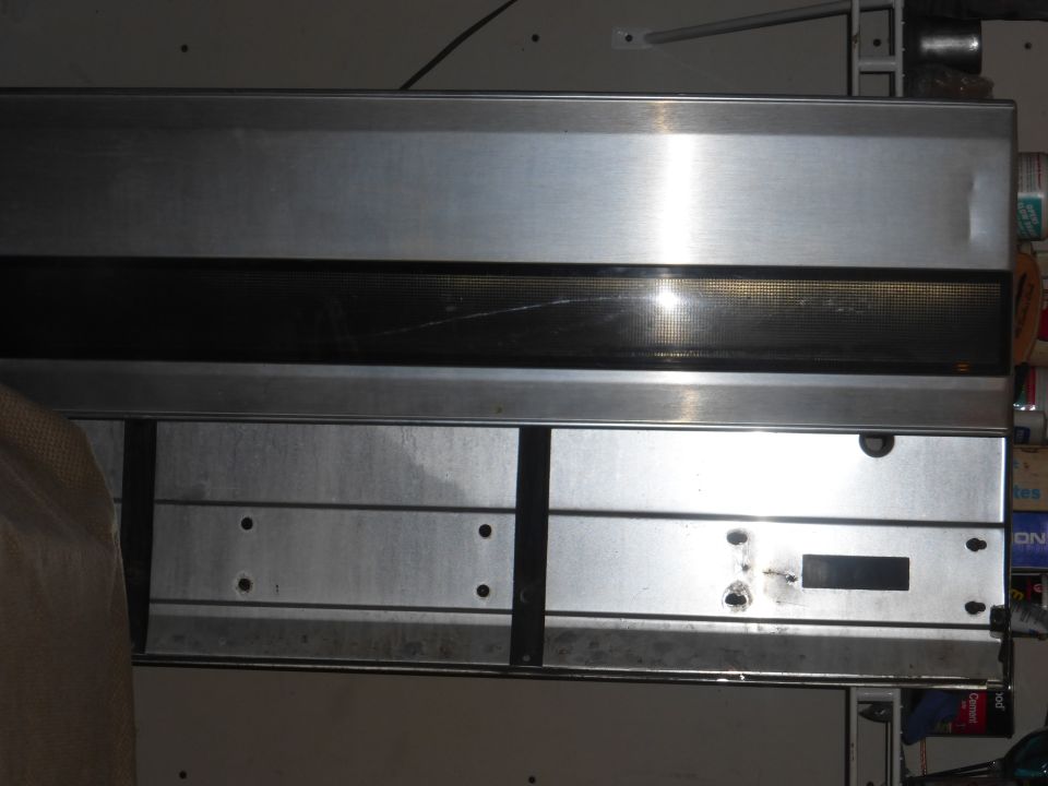 Tailgate center panel