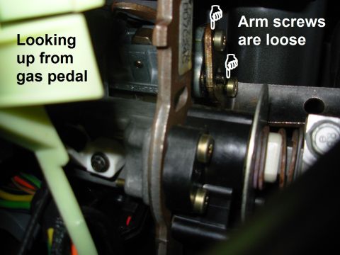1983 Ford Bronco - Shifter Arm Screws need to be tightened, but adding blue threadlocker will help keep them tight longer. See also: [url=https://www.supermot…