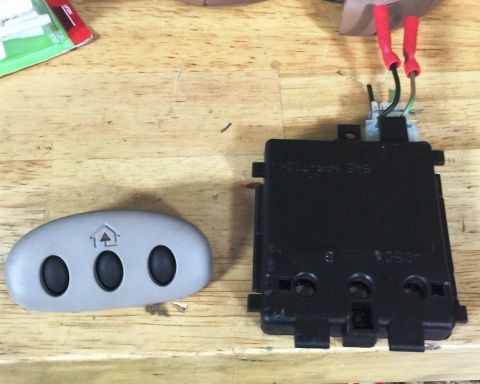 1996 Ford Bronco - Homelink module from a Ford Explorer