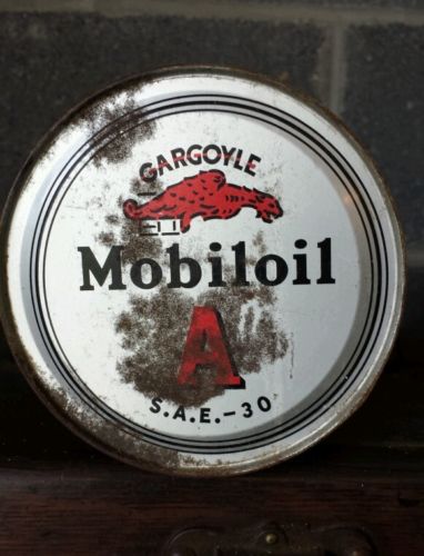 1909 Ford Model T - Vintage Gargoyle Mobiloil A SAE-30 oil can with red gargoyle logo and text.