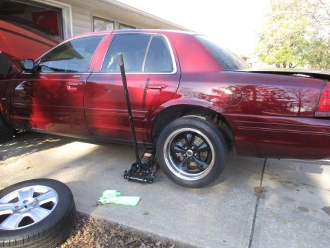2004 Ford Crown Victoria - Test fit of the 18x10s