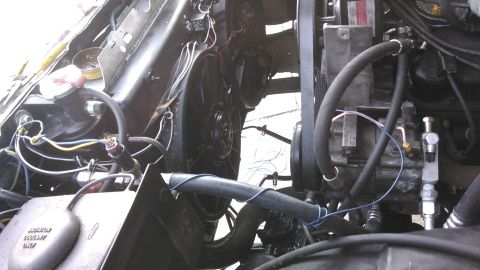 1990 Ford F-250 - all new A/C setup. new condenser, evaporator, accumulator, custom lines. cycling switch and high pressure snesor are wired to a a relay whi…