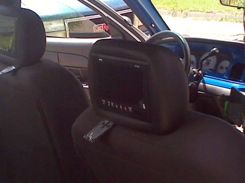 2004 Ford Crown Victoria photo