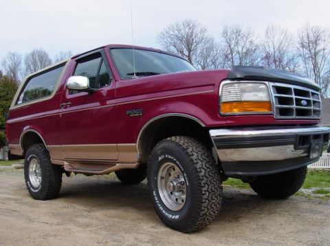 1995 Ford Bronco - This 1995 Ford Bronco features a two-tone paint scheme and BFGoodrich All-Terrain tires.