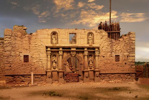 1909 Ford Model T - The historic Alamo mission in San Antonio, Texas, stands as a weathered monument to a pivotal battle.