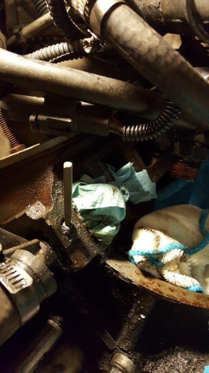 1996 Ford Bronco - broke both front bolts