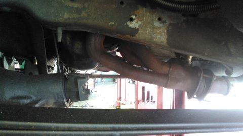 1990 Ford F-250 - reason i no longer have 4x4. headers and driveshaft completely interfere