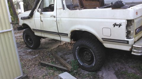 1988 Ford Bronco - rims from my F250 and better shows. they may be dryrotted but at least i can roll the truck around and work on it. old tires didnt hold air…