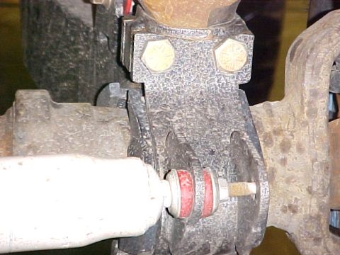 1995 Ford Bronco - stabilizer mounted to extra shock mount on radius arm