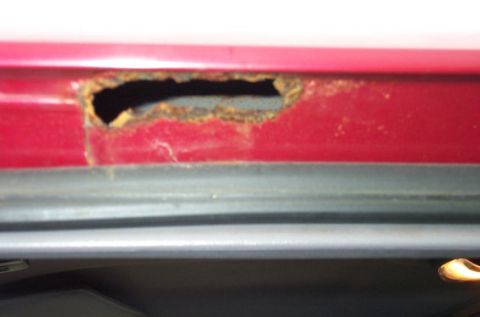 1995 Ford Bronco - Rust hole