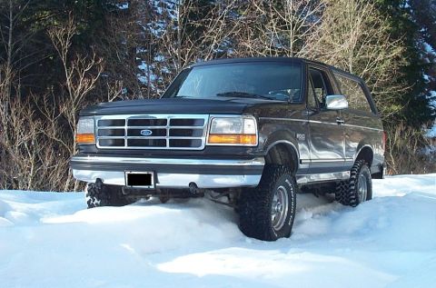 1995 Ford Bronco - High Centered and unable to get un stuck.