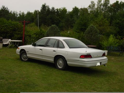 1992 Ford Crown Victoria photo