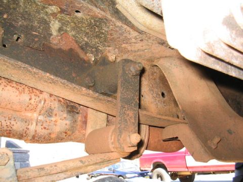 1979 Ford Bronco - shackle and hanger from 78/79 f250