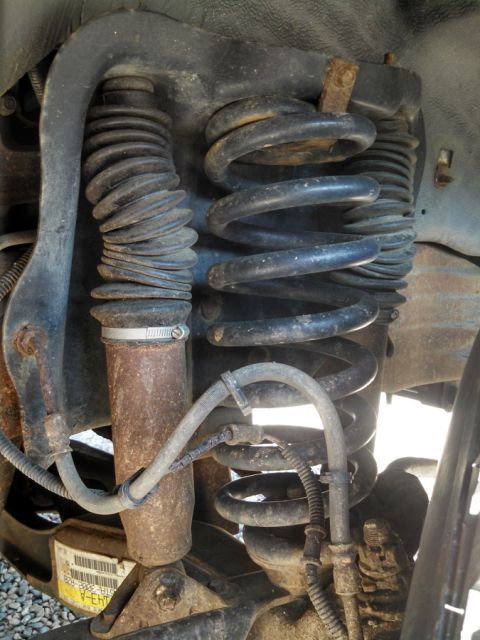 1995 Ford Bronco - Old Stuff: Rough Country 2.5" lifted coils & old Hecklethorn shocks