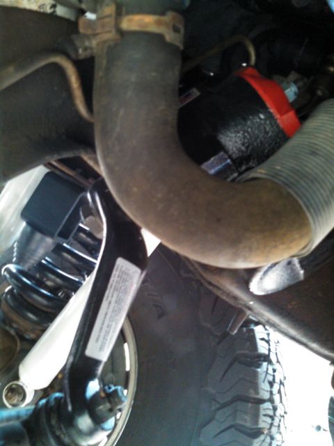 1995 Ford Bronco - New Stuff: BDS drop pitman arm & Redhead steering box (peeking through)