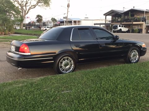 2008 Ford Crown Victoria photo