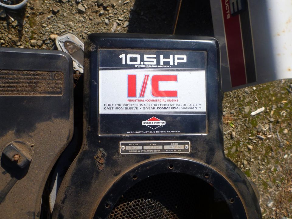 Briggs & Stratton 10.5 HP engine nameplate with model and code.