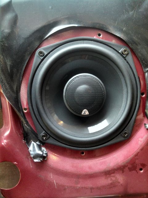 1995 Ford Bronco - JL Audio C3 components 5.25's up front (Crossovers hidden in the kick panels)