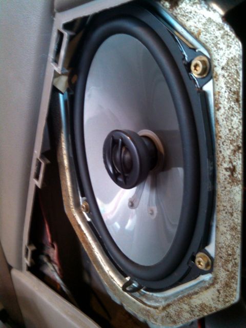 1995 Ford Bronco - JL Audio C2 5x7's in the rear.