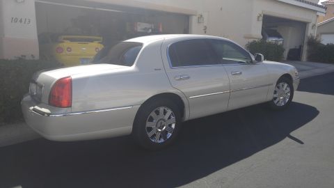 2004 Lincoln Town Car